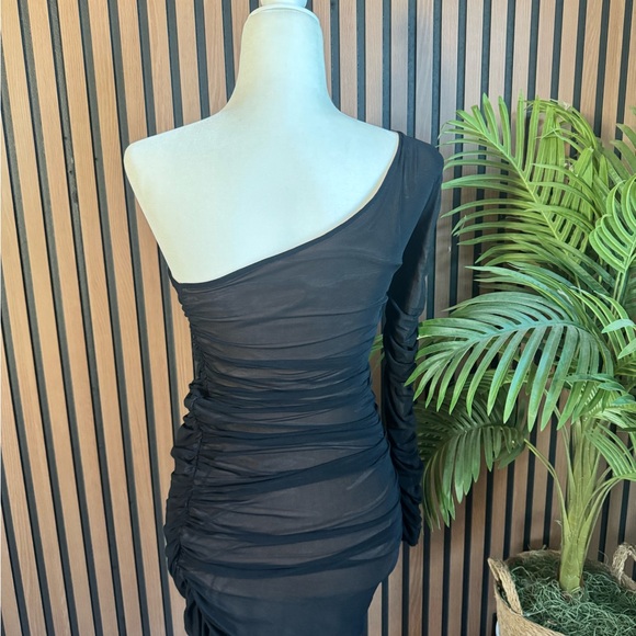 SHEIN Black Sheer One-Shoulder Dress - Picture 3 of 4